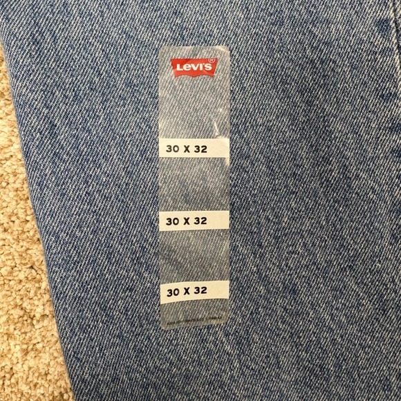 NWT Levi's 501 Original Jeans Mens 30x32 Blue Distressed Straight Leg Denim - Picture 5 of 6